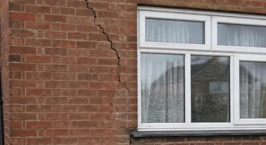 house cracking subsidence
